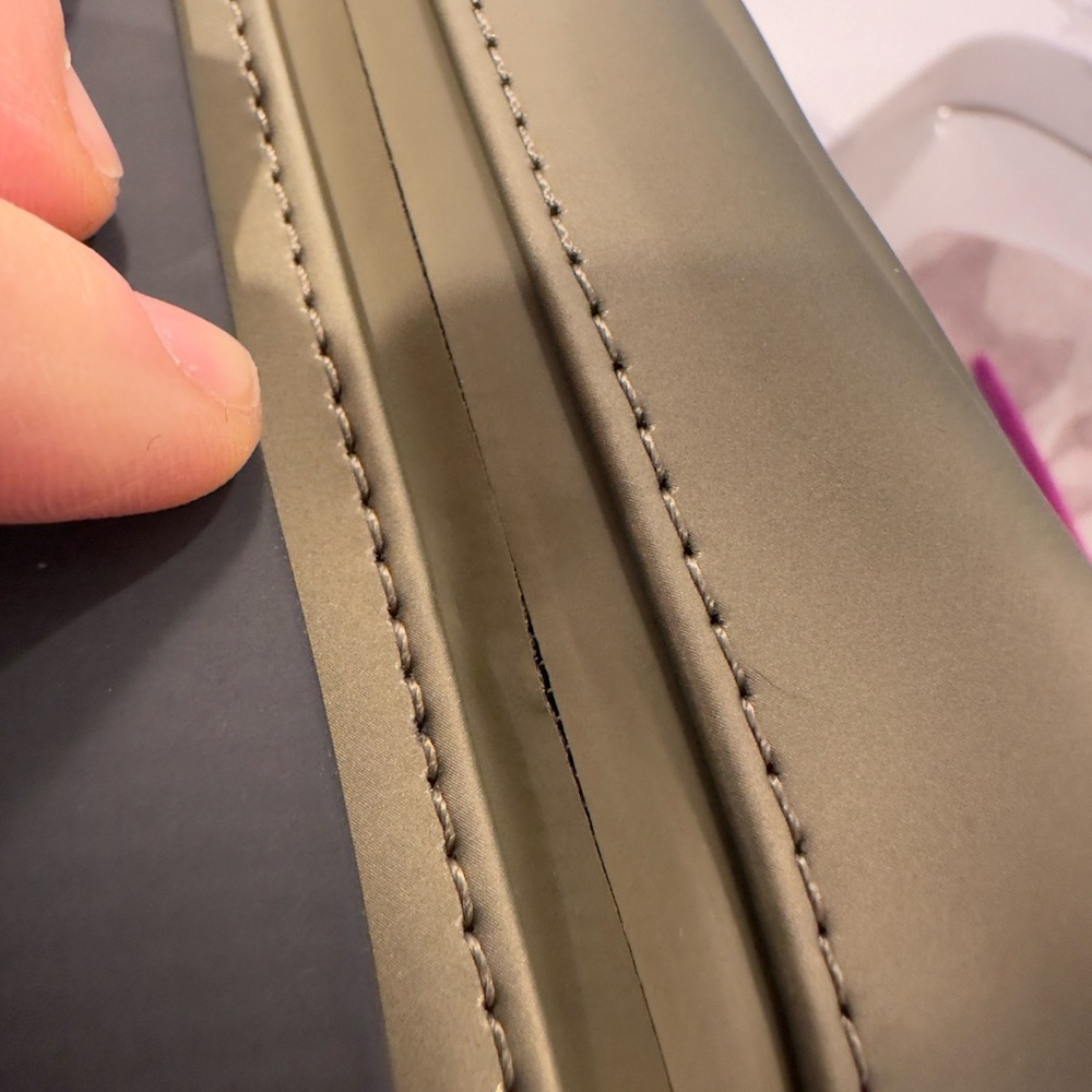 Rains cross body bag - Picture 11 of 14